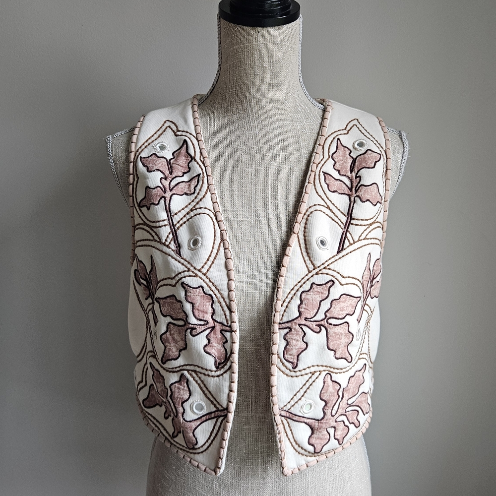 Zara Cream and Black Textured Knit Vest - Picture 2 of 6